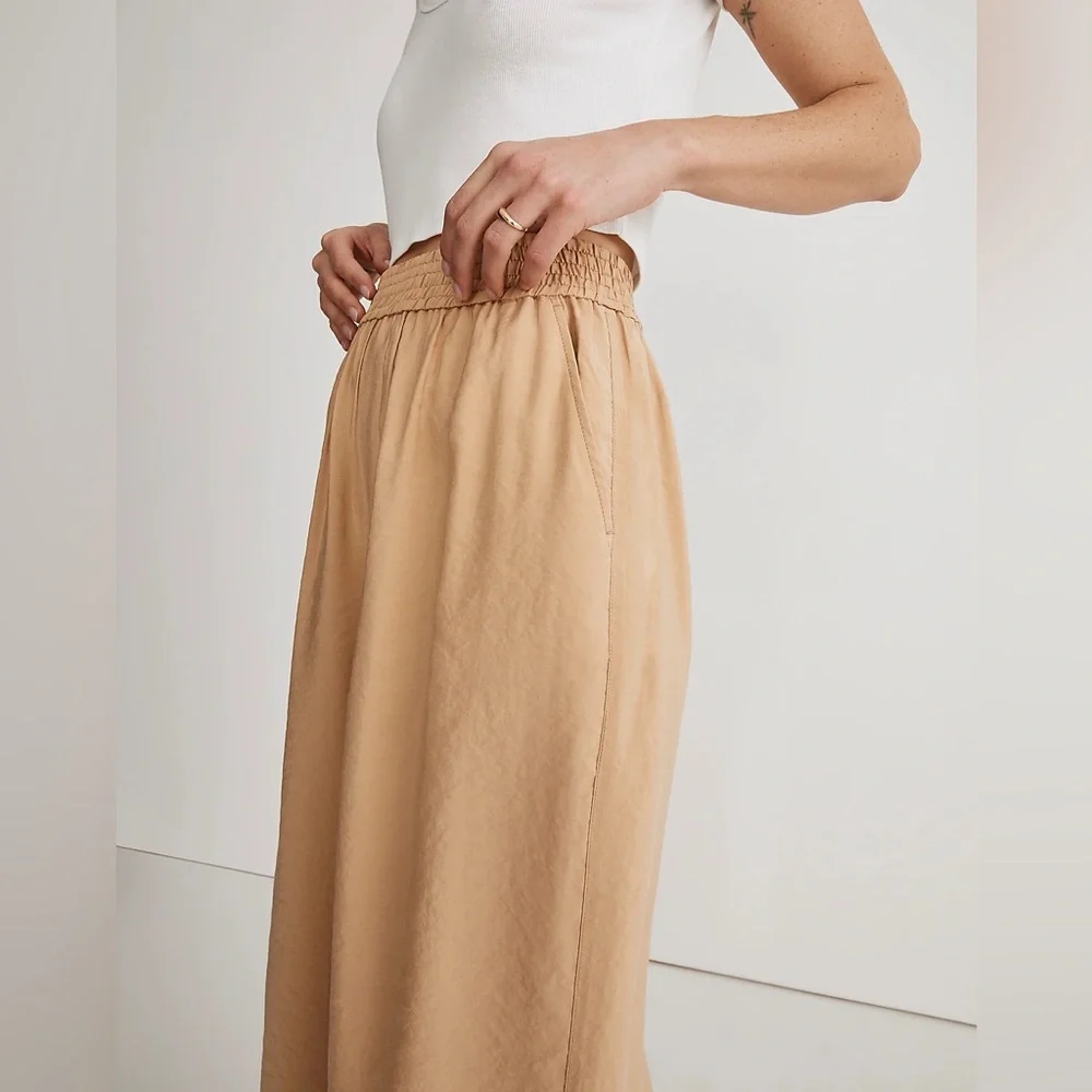 MadeWell The Petite Carley Wide-Leg Pant in Softdrape NL895 - Picture 4 of 7